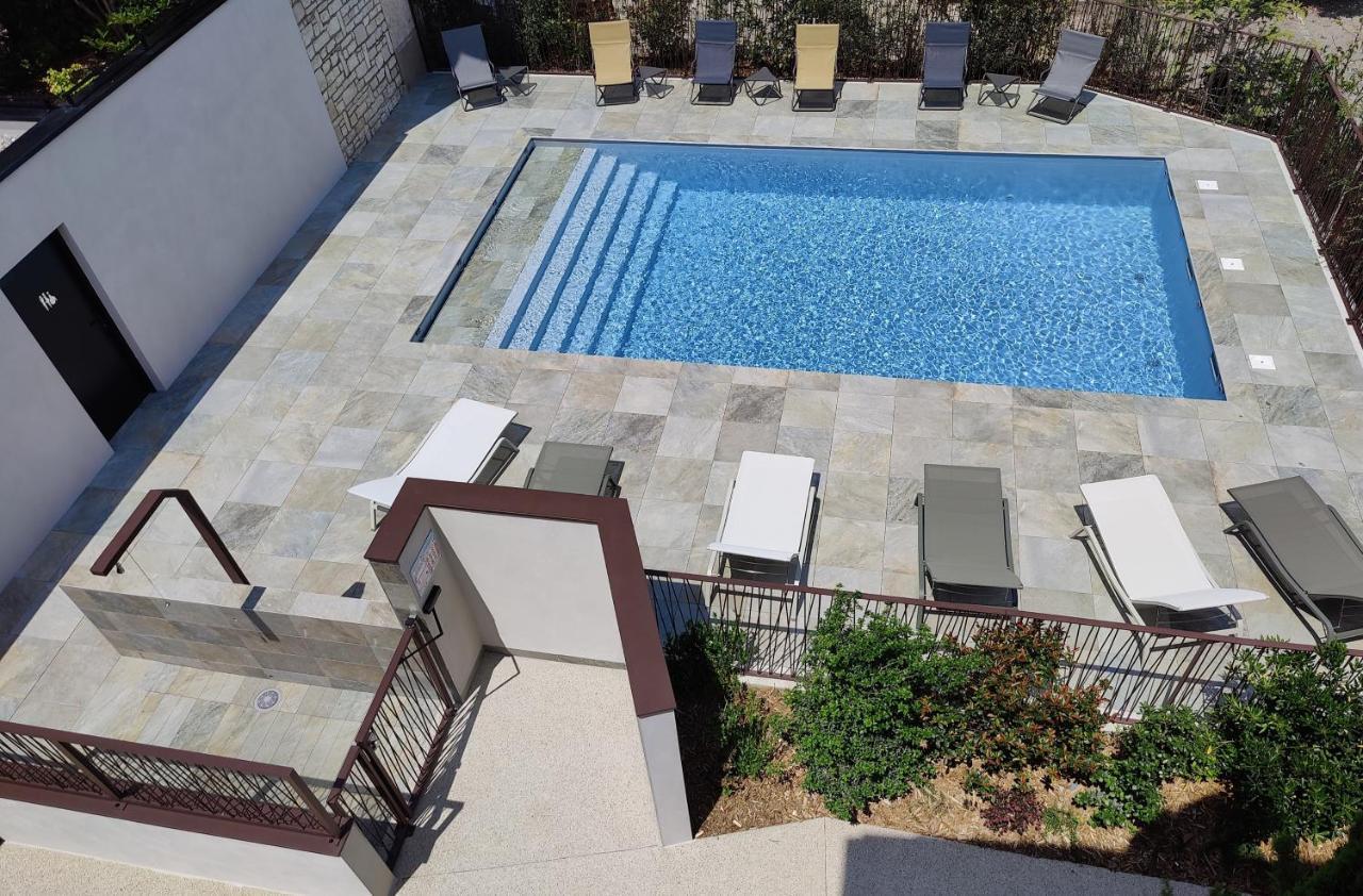 Hotel Les Amandiers Турнон-сюр-Рон Екстериор снимка