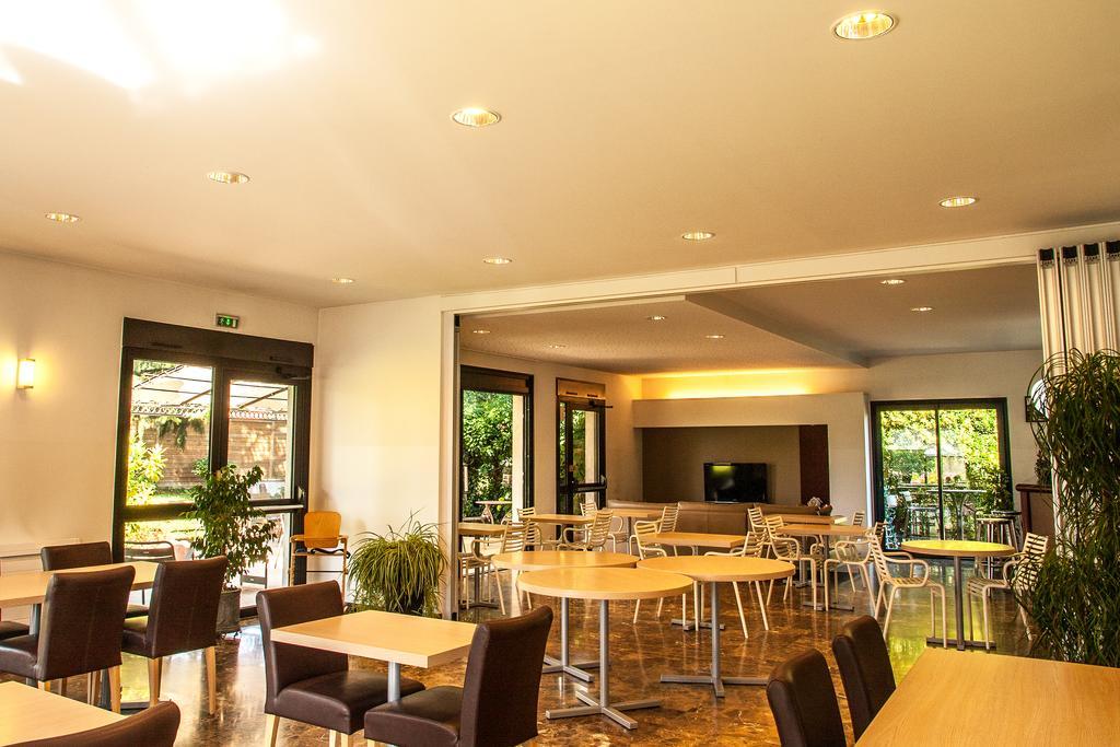 Hotel Les Amandiers Турнон-сюр-Рон Екстериор снимка