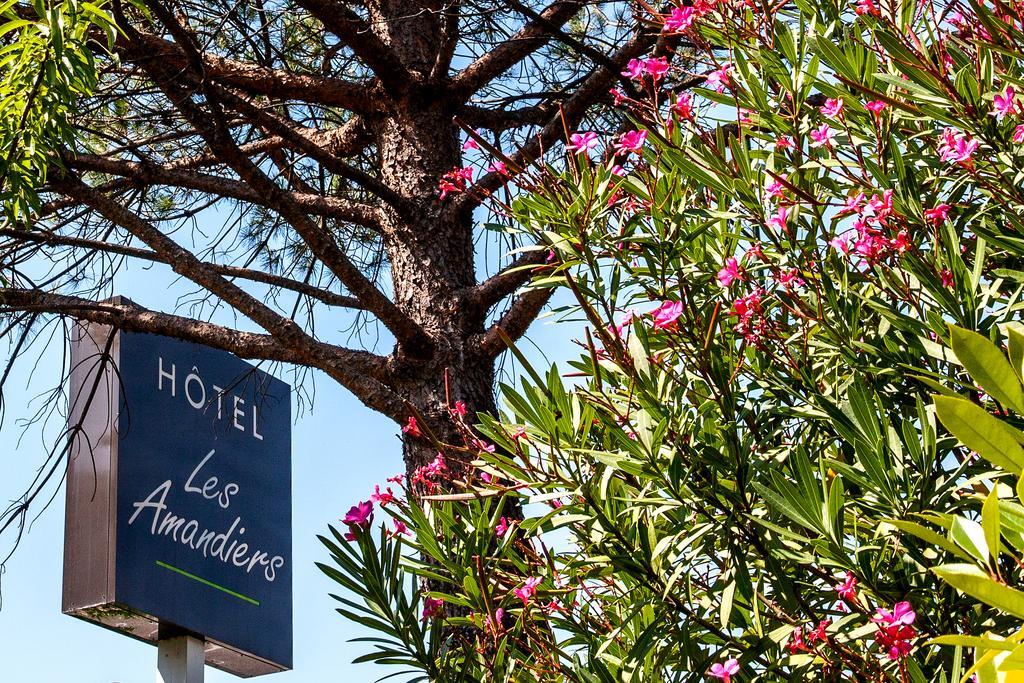 Hotel Les Amandiers Турнон-сюр-Рон Екстериор снимка