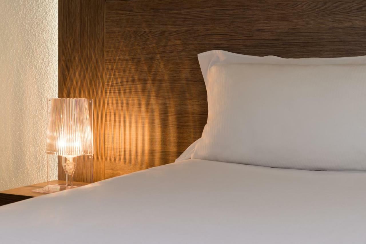 Hotel Les Amandiers Турнон-сюр-Рон Екстериор снимка